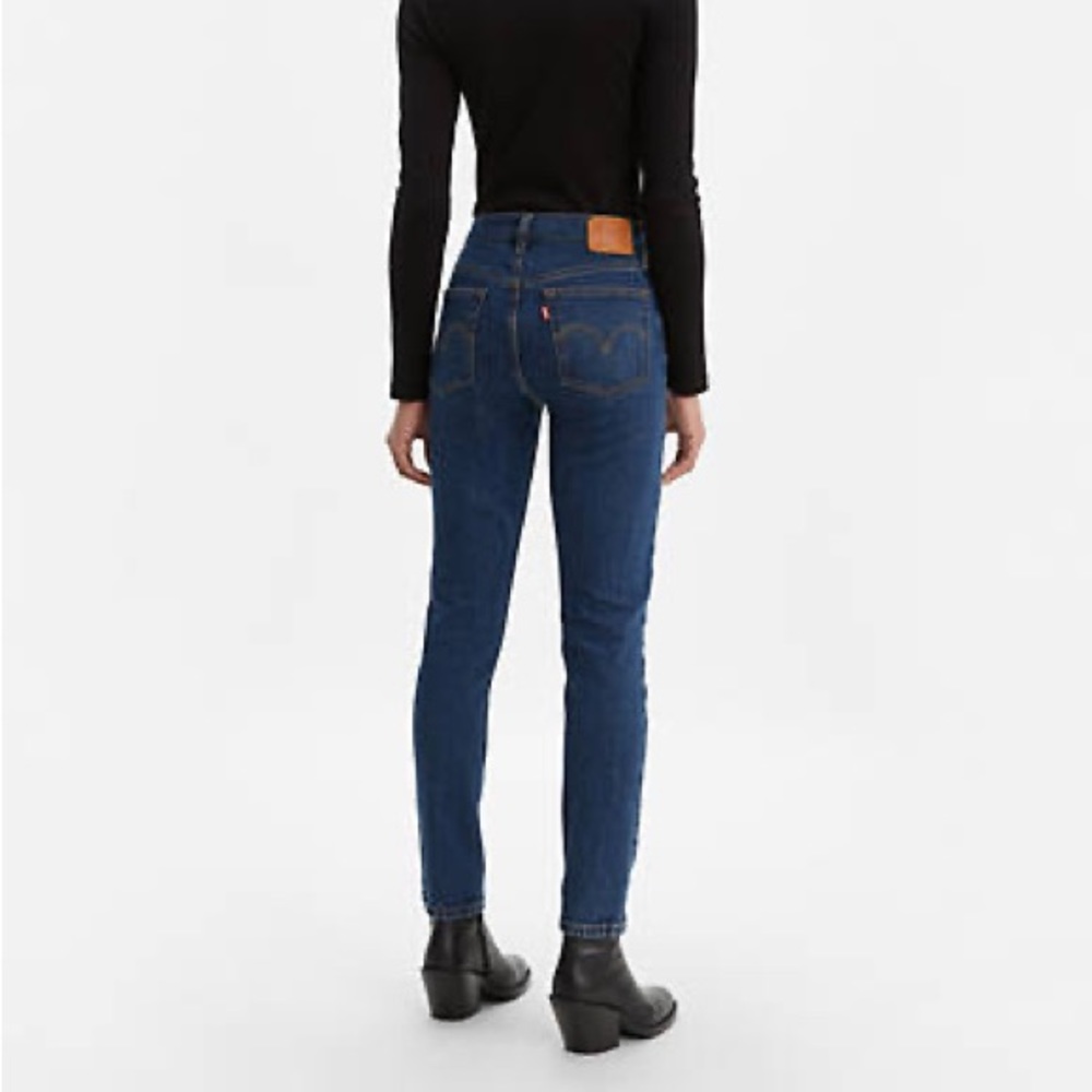 Levi’s women’s 501 Skinny Dark Wash